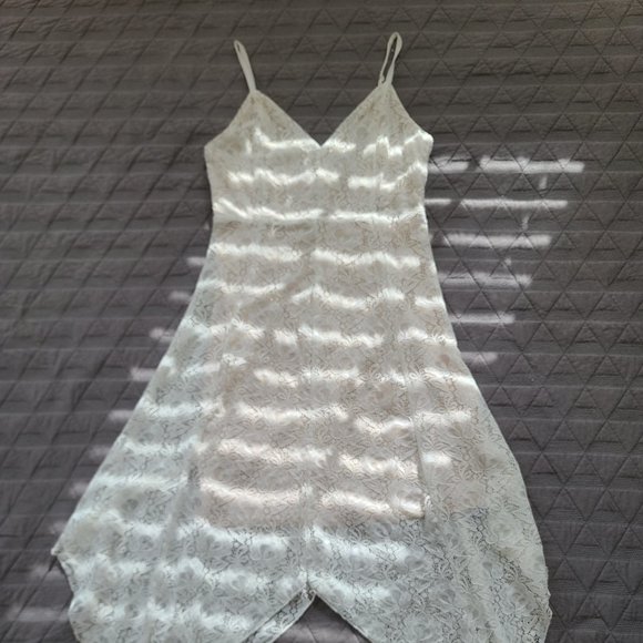 Speechless Women's Sleeveless Asymmetrical Lace Dress - Picture 5 of 6